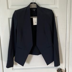 Gorgeous NWT navy Theory blazer